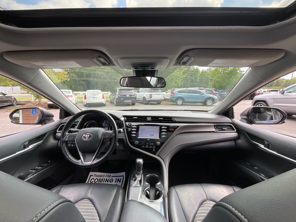 2020 Toyota Camry Image 19