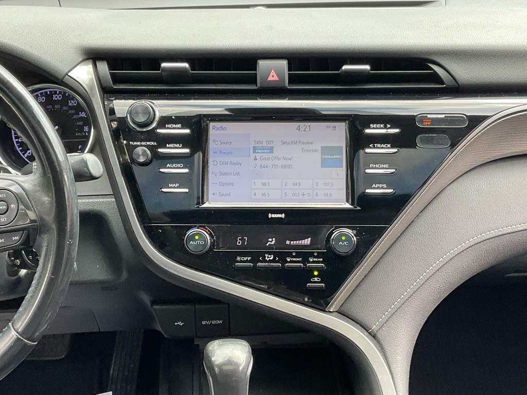 2020 Toyota Camry Image 21