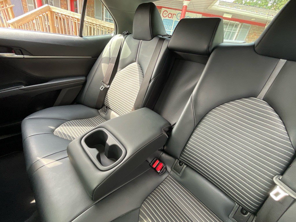 2020 Toyota Camry Image 33