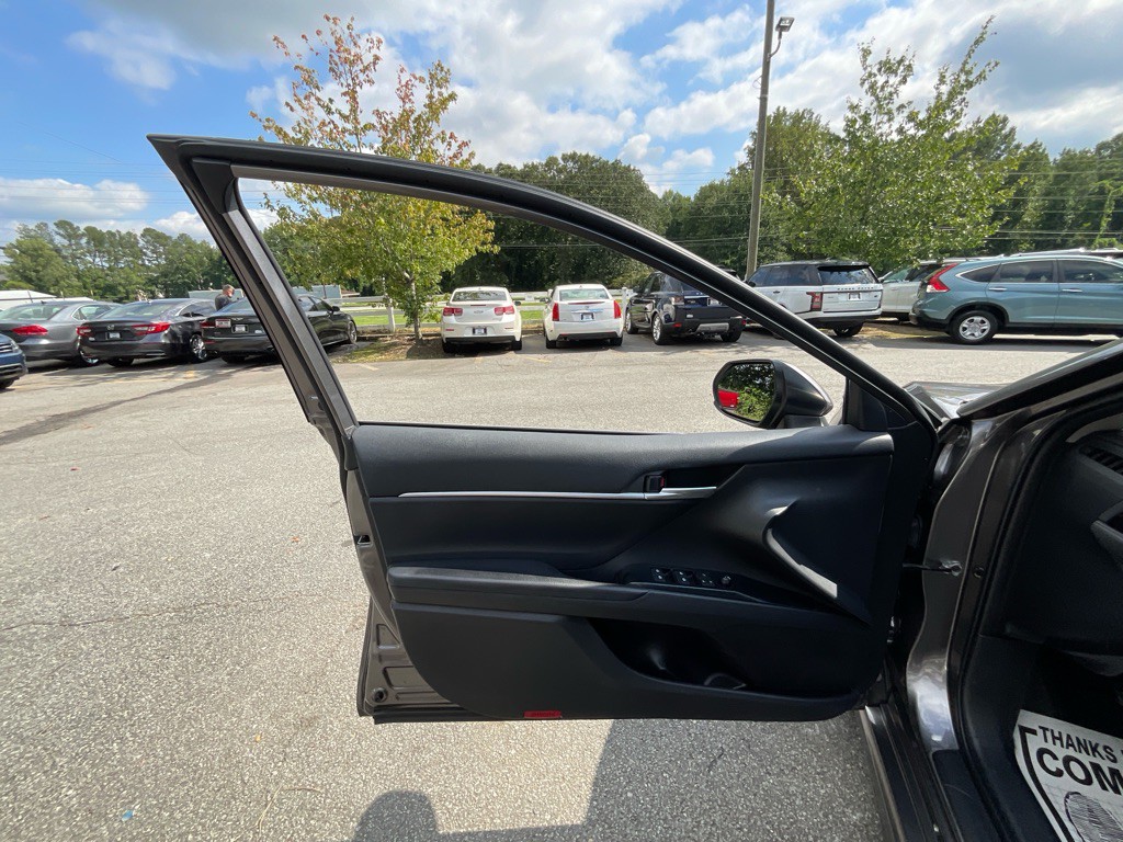 2020 Toyota Camry Image 37
