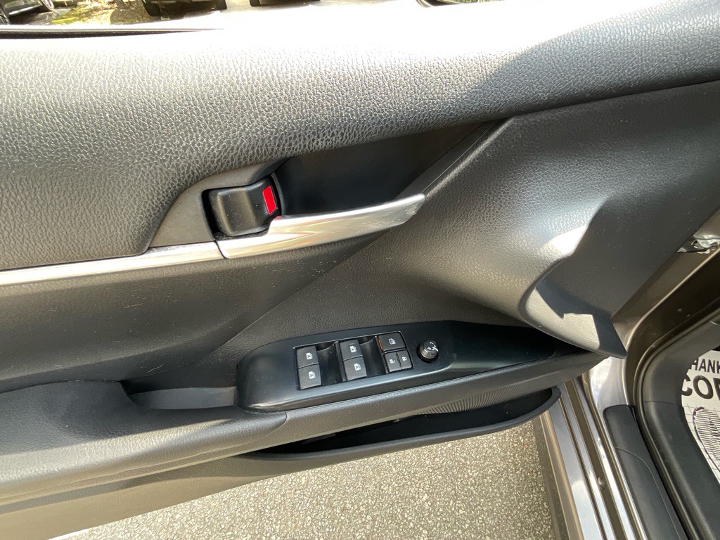 2020 Toyota Camry Image 38