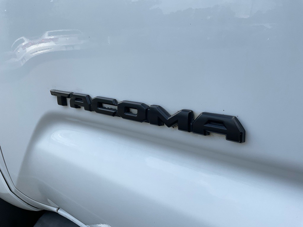 2018 Toyota Tacoma Image 11