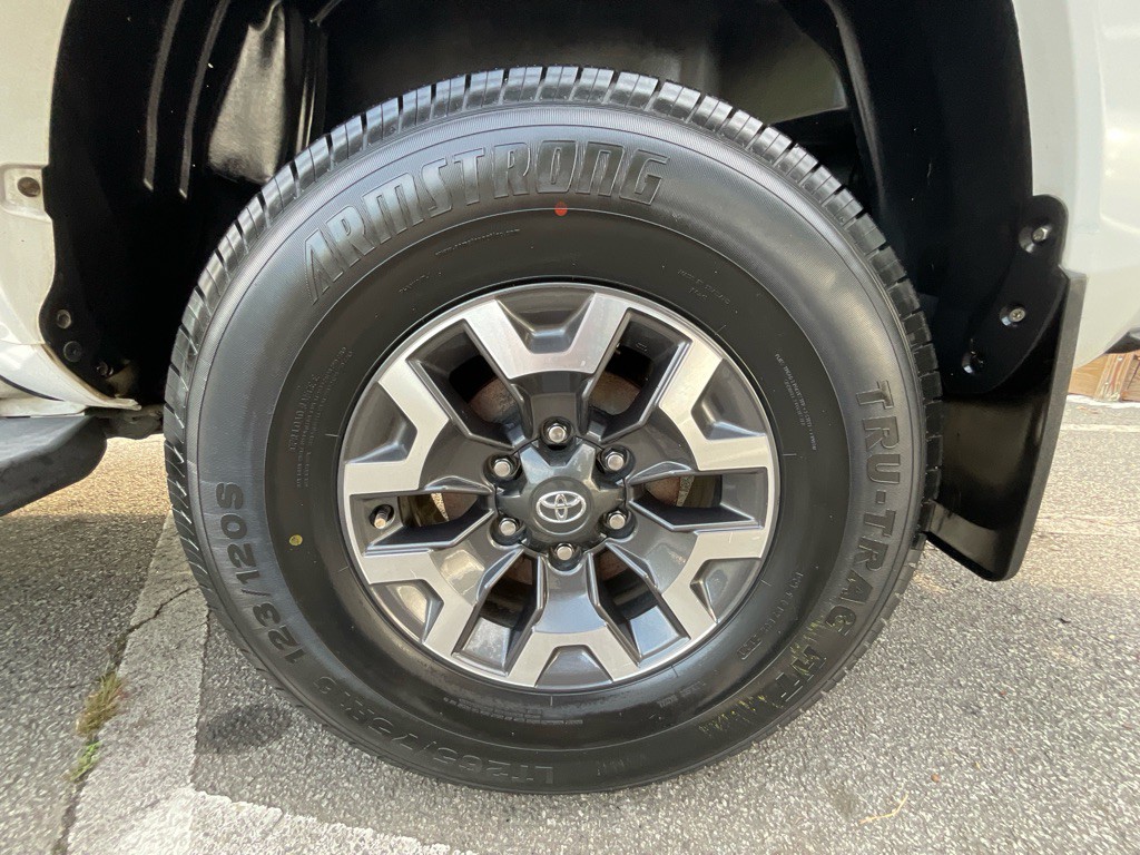 2018 Toyota Tacoma Image 13