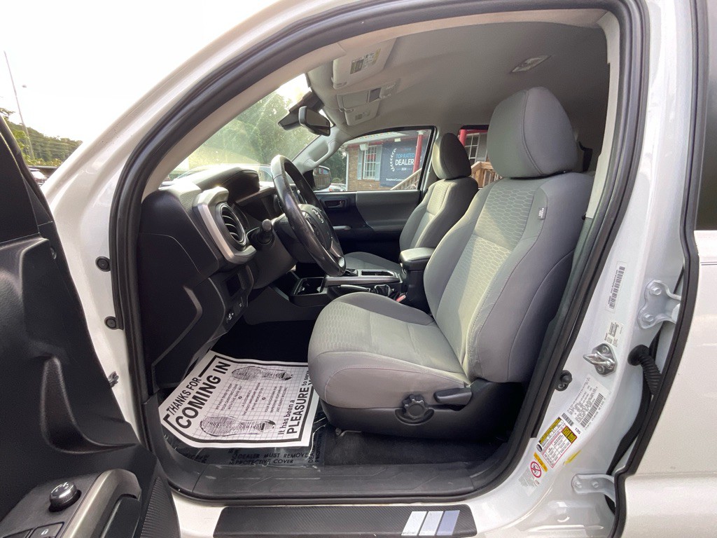 2018 Toyota Tacoma Image 15