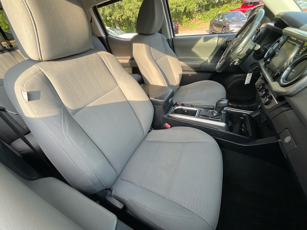2018 Toyota Tacoma Image 20