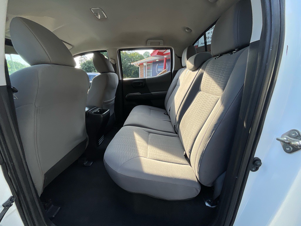 2018 Toyota Tacoma Image 28