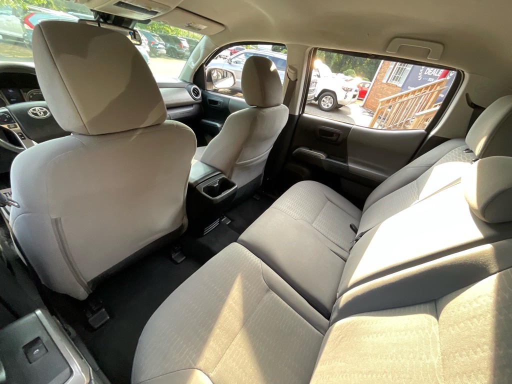 2018 Toyota Tacoma Image 29