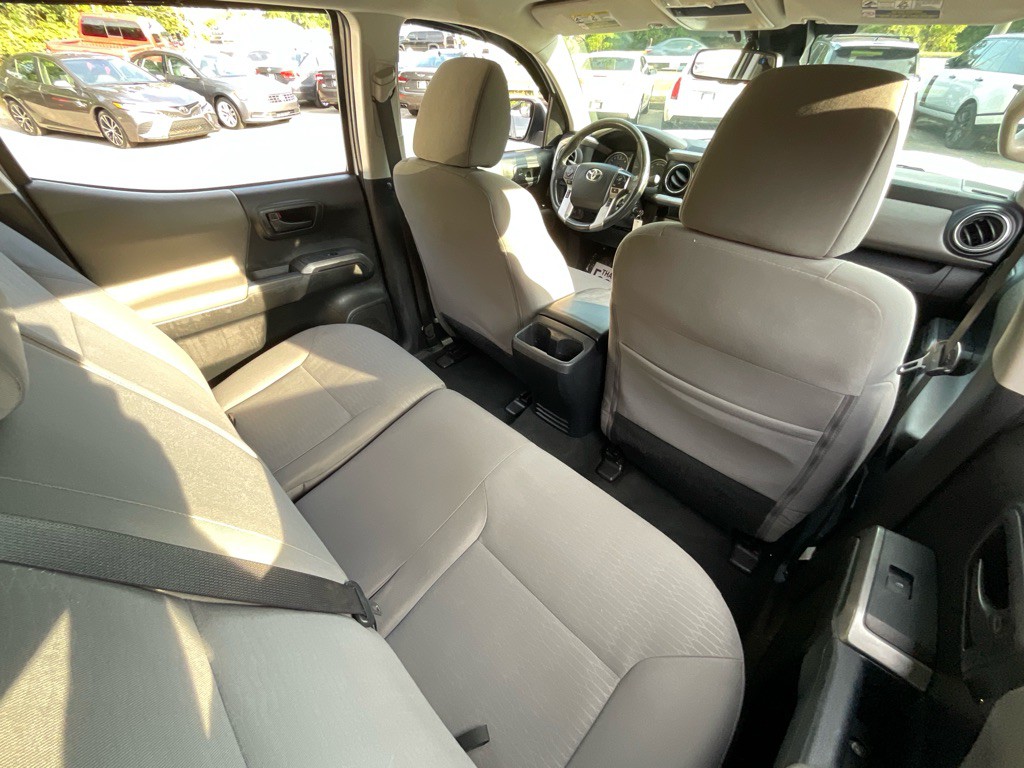 2018 Toyota Tacoma Image 32