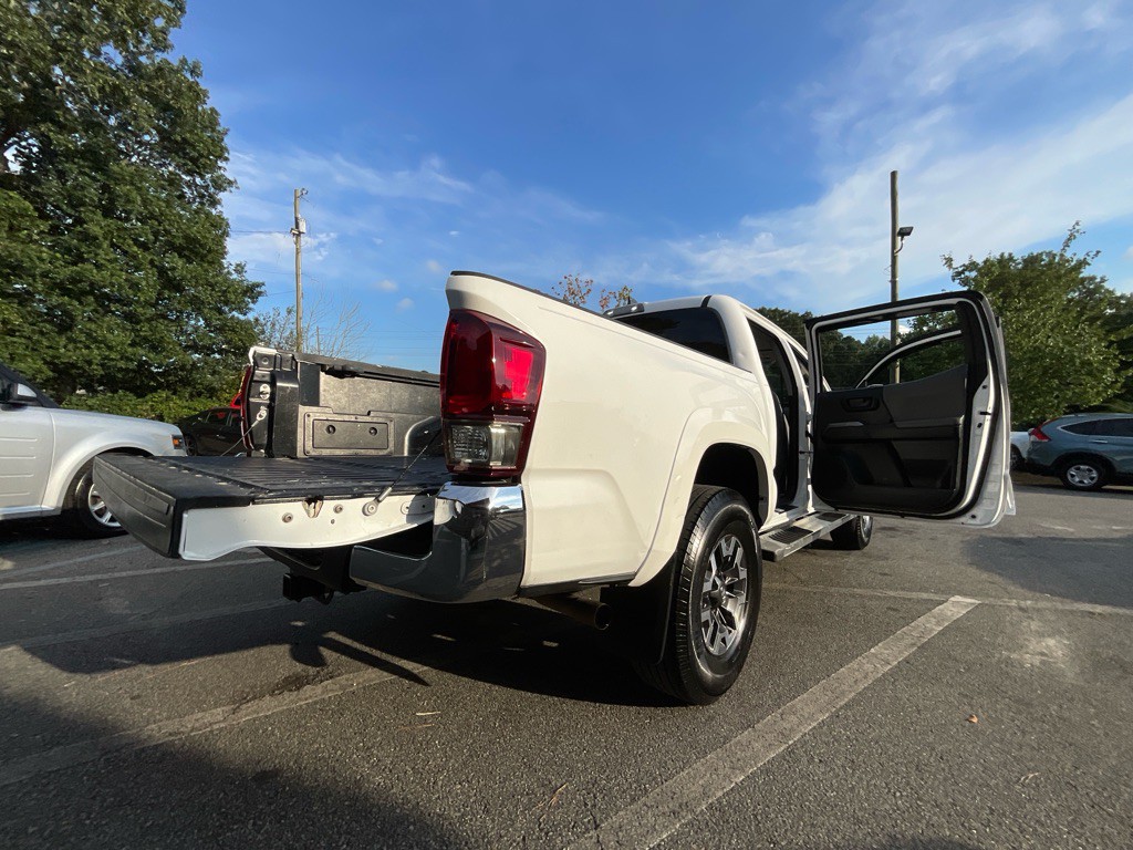 2018 Toyota Tacoma Image 34