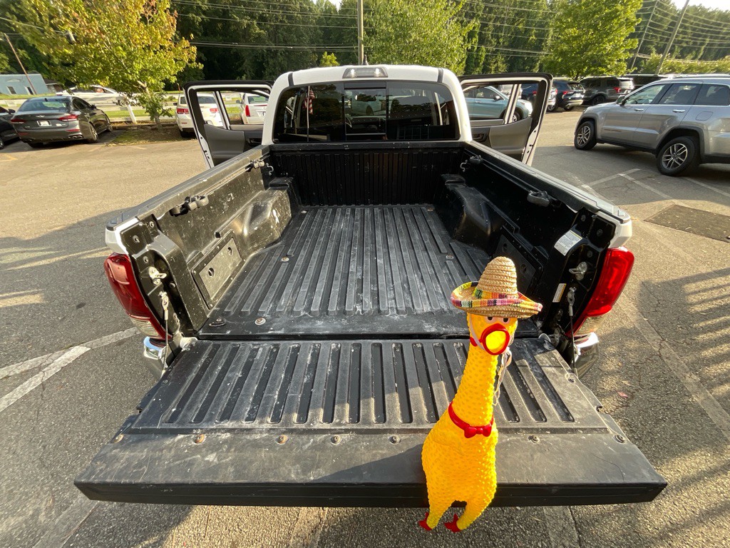 2018 Toyota Tacoma Image 36