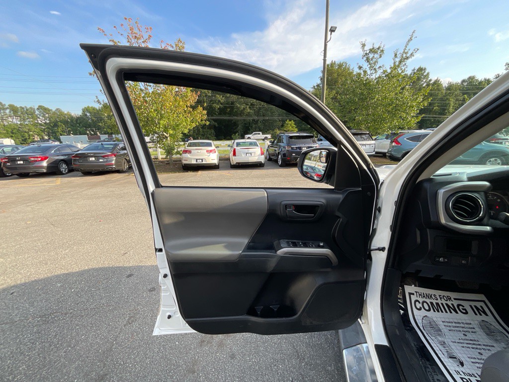 2018 Toyota Tacoma Image 37