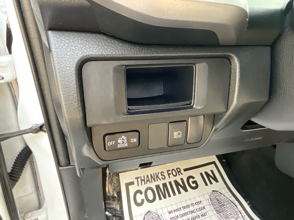2018 Toyota Tacoma Image 39