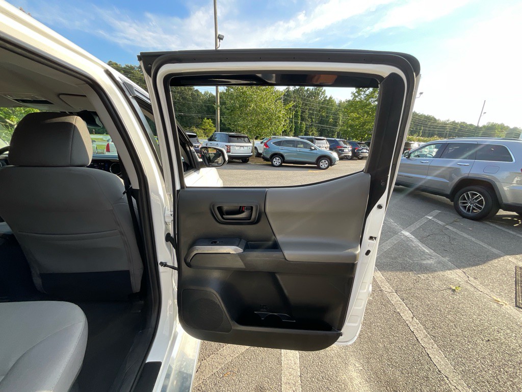 2018 Toyota Tacoma Image 42