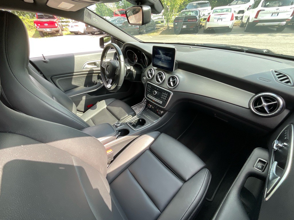 2017 Mercedes-Benz CLA-Class Image 17