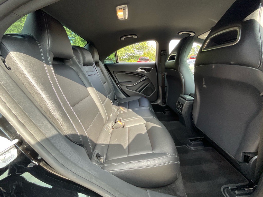 2017 Mercedes-Benz CLA-Class Image 30