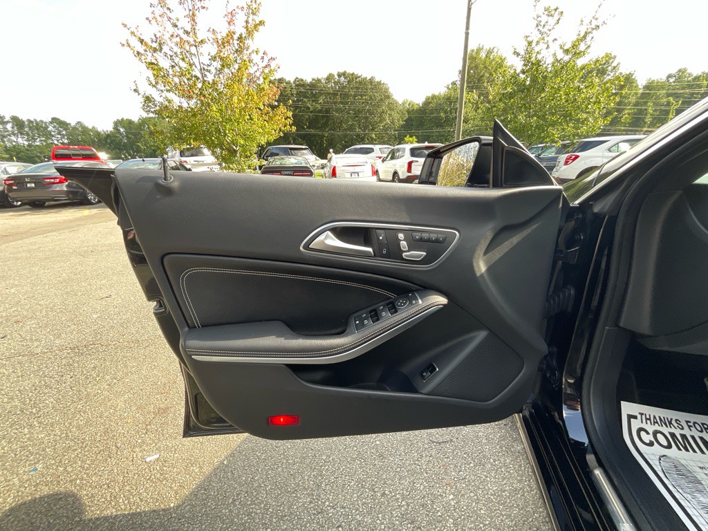 2017 Mercedes-Benz CLA-Class Image 38