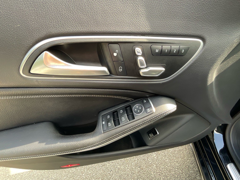 2017 Mercedes-Benz CLA-Class Image 39