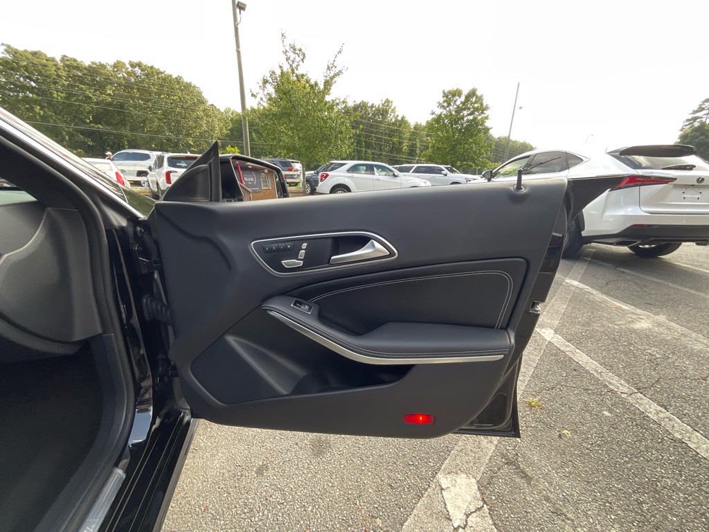 2017 Mercedes-Benz CLA-Class Image 42