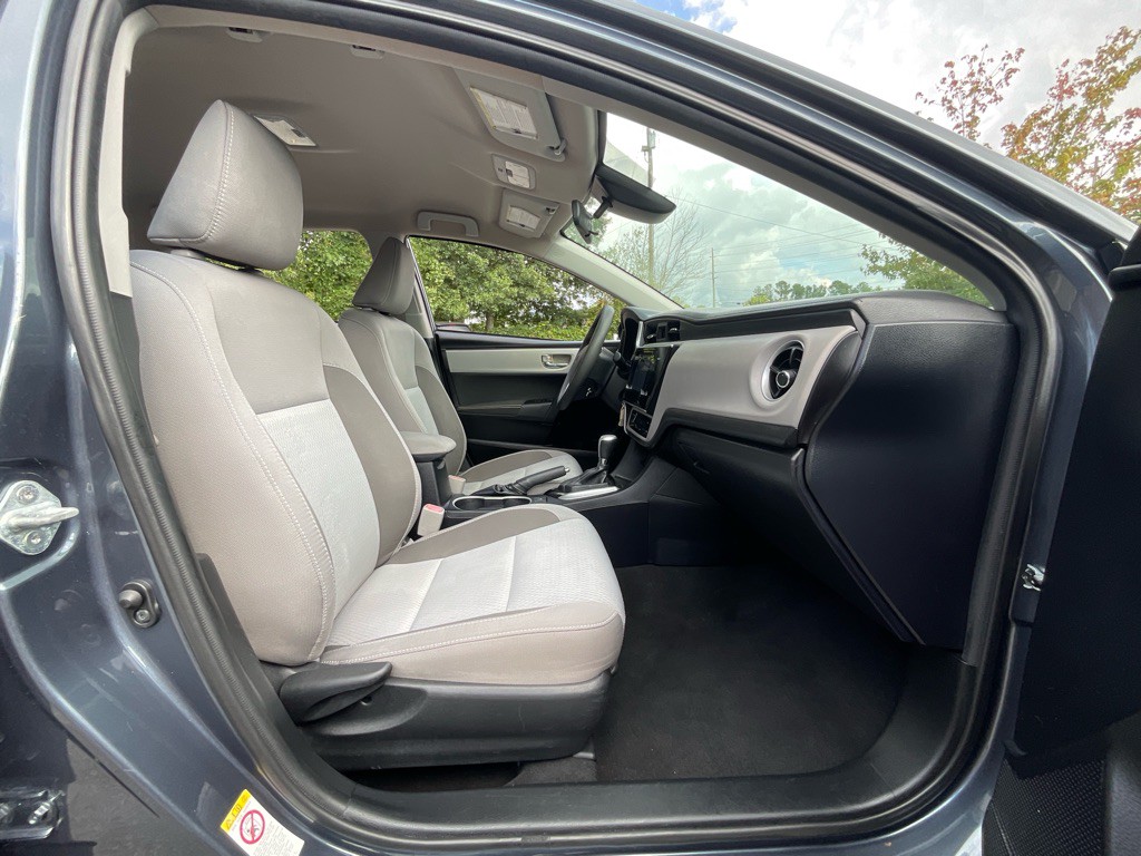 2017 Toyota Corolla Image 17
