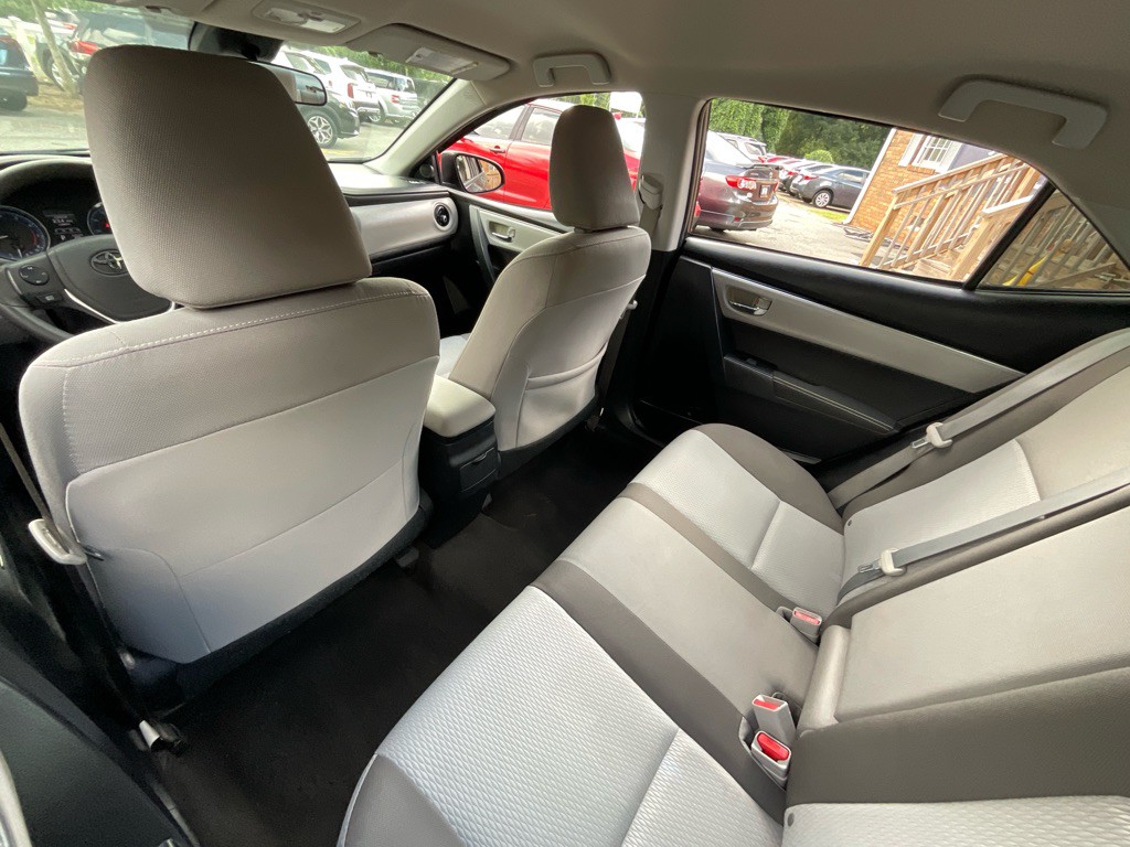 2017 Toyota Corolla Image 28