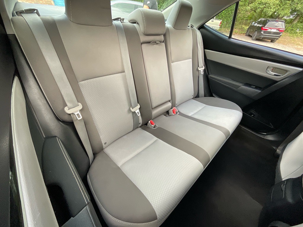 2017 Toyota Corolla Image 32