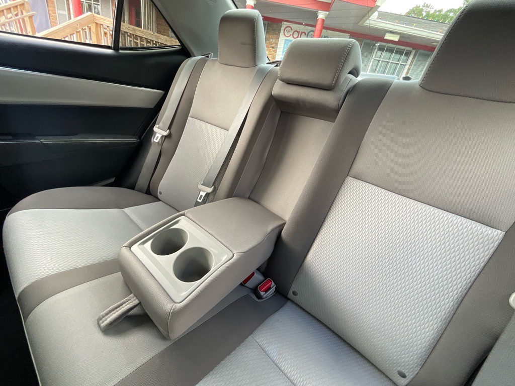 2017 Toyota Corolla Image 33