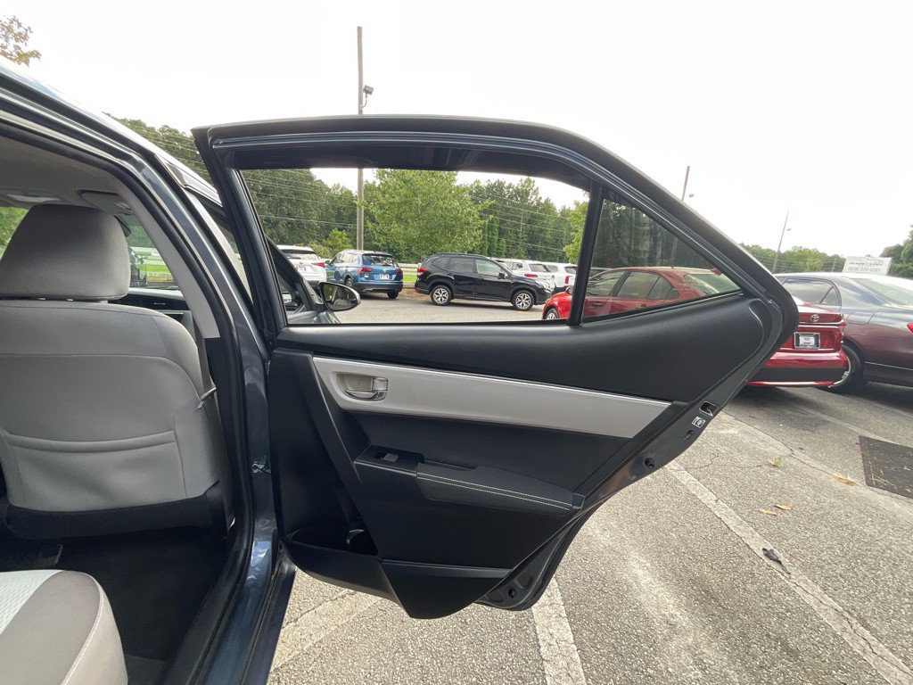 2017 Toyota Corolla Image 42