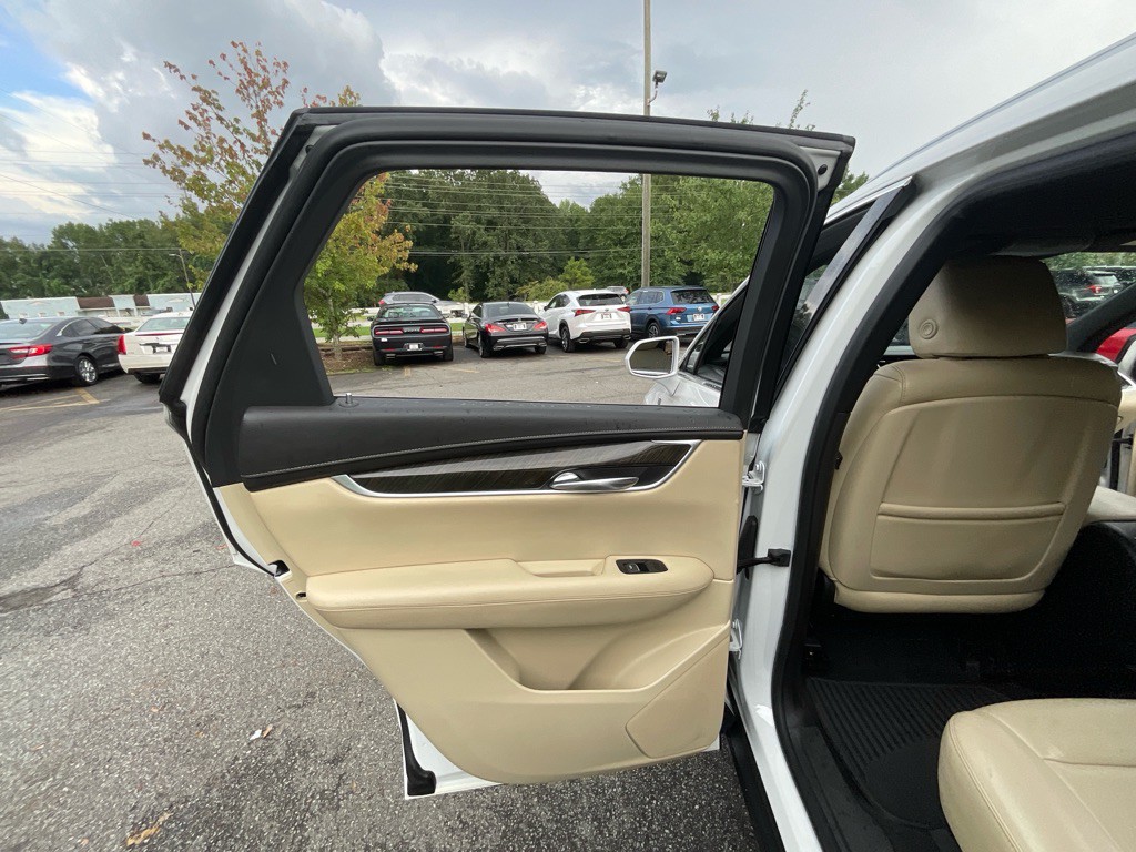 2017 Cadillac XT5 Image 44
