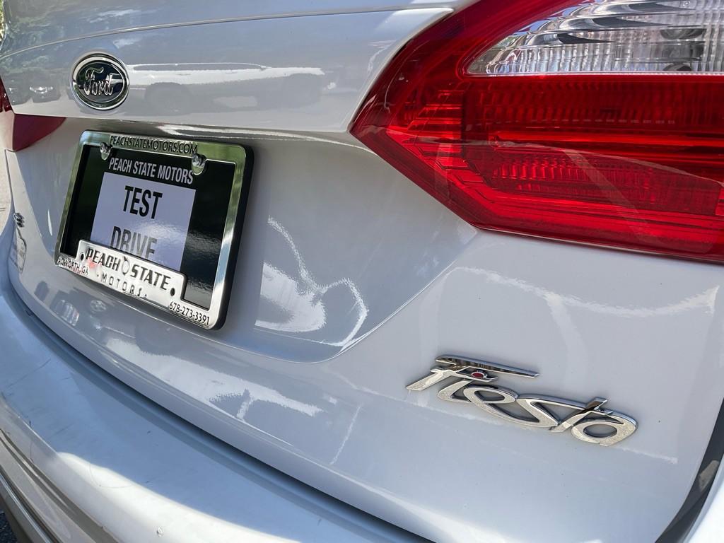 2016 Ford Fiesta Image 9