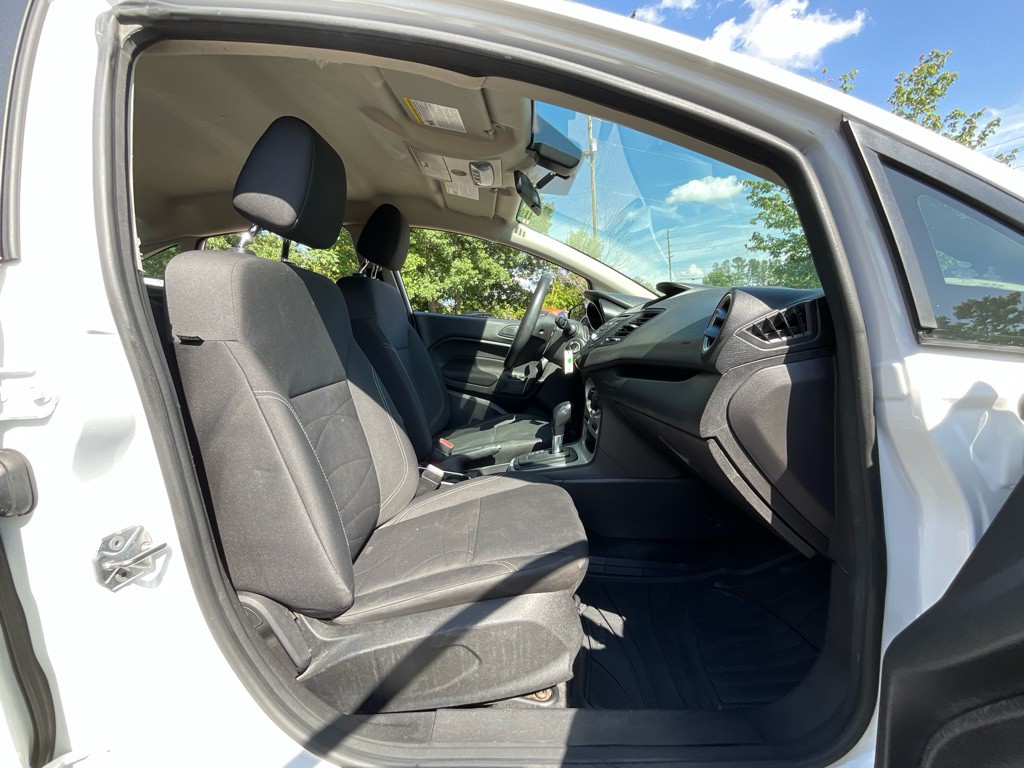 2016 Ford Fiesta Image 17