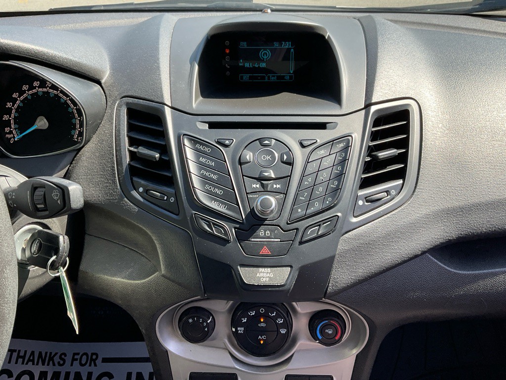 2016 Ford Fiesta Image 22