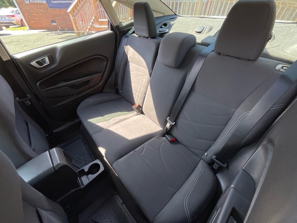 2016 Ford Fiesta Image 28