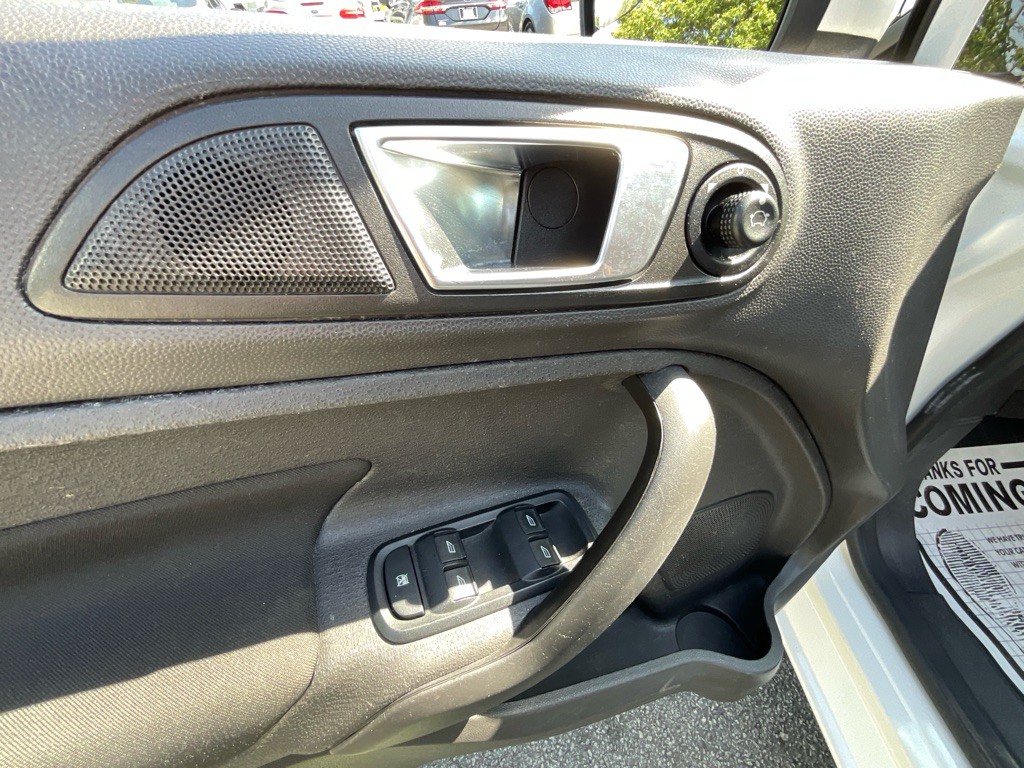 2016 Ford Fiesta Image 36
