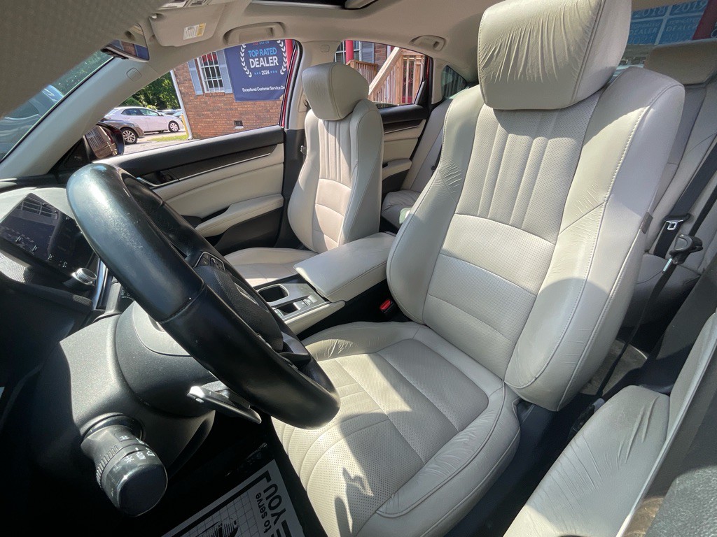 2018 Honda Accord Image 17