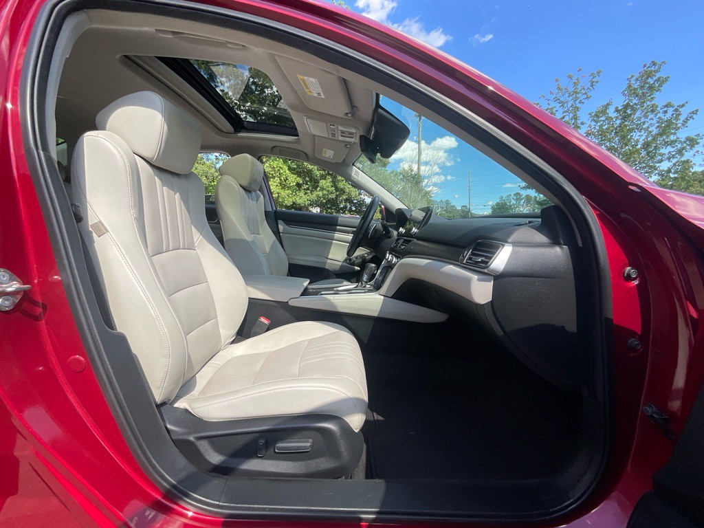 2018 Honda Accord Image 18