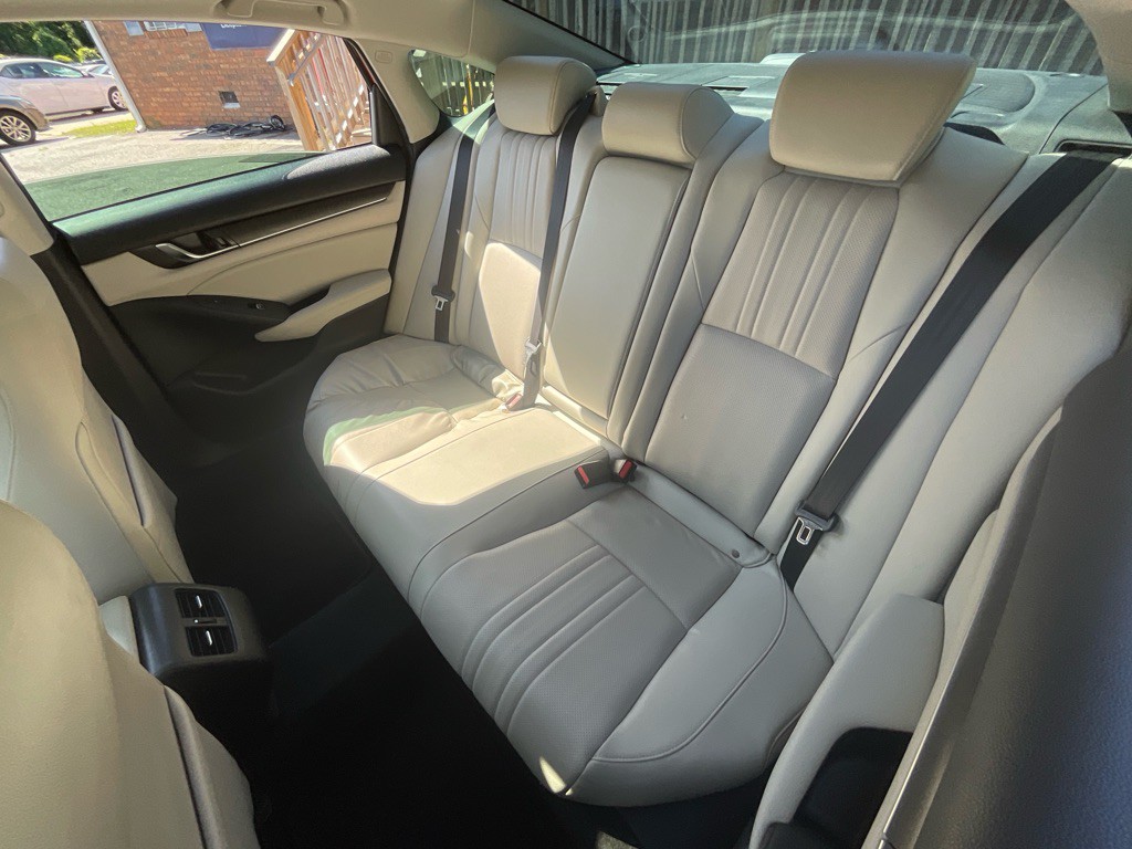 2018 Honda Accord Image 31