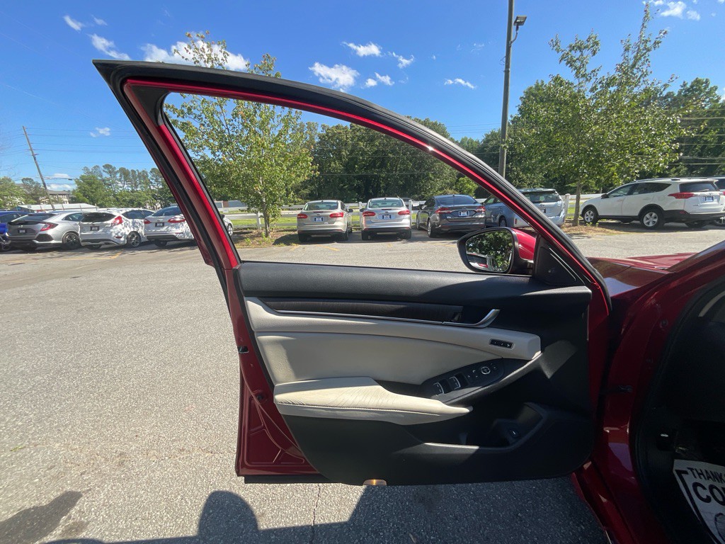 2018 Honda Accord Image 40