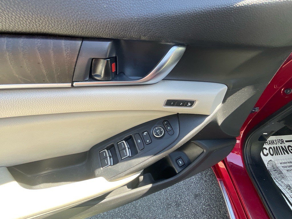 2018 Honda Accord Image 41