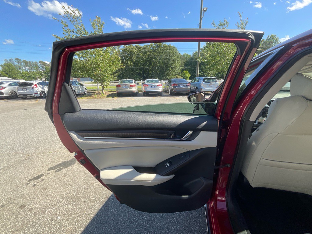 2018 Honda Accord Image 43