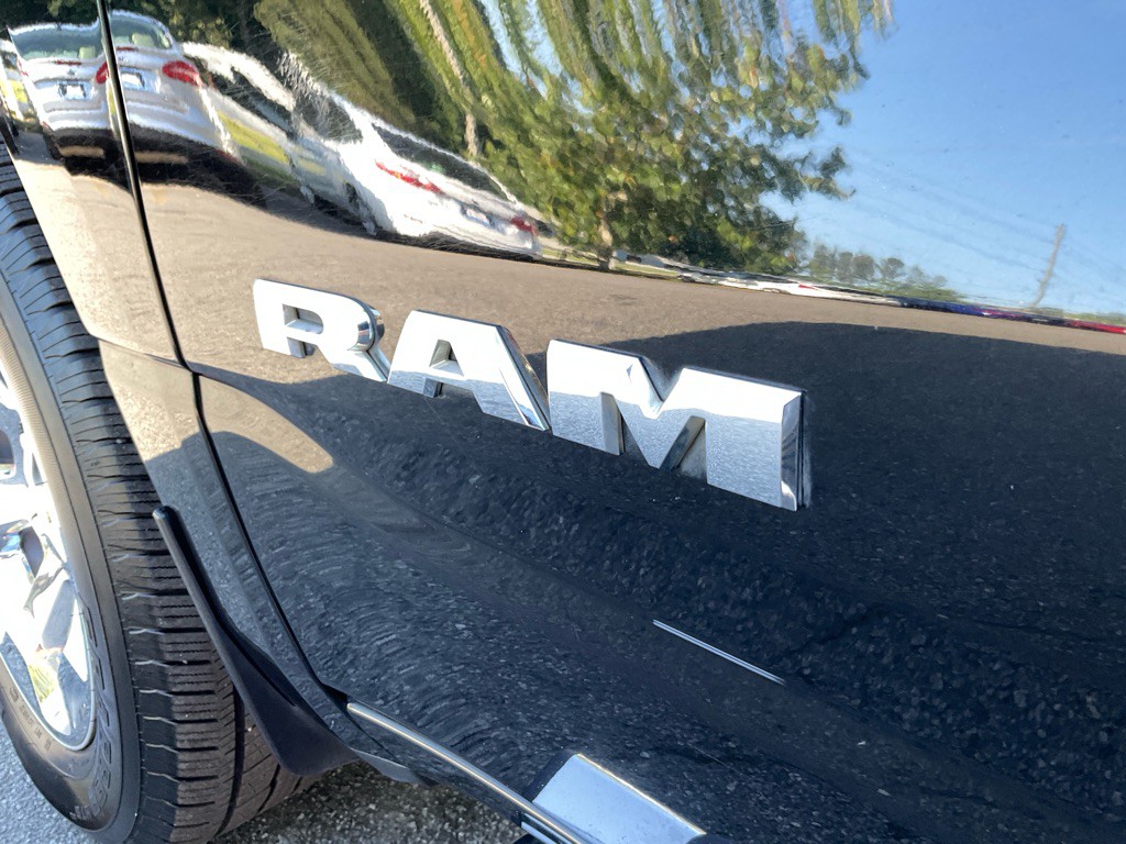2019 RAM 1500 Image 11