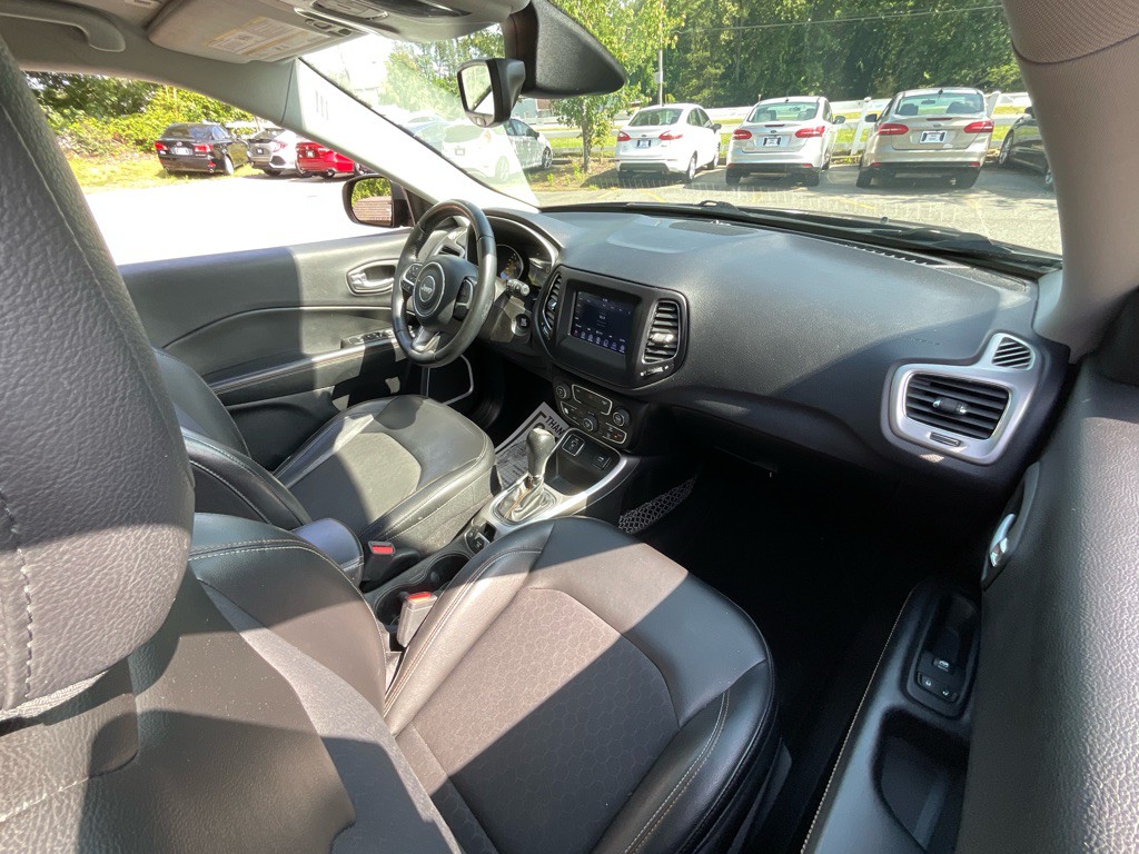 2018 Jeep Compass Image 18