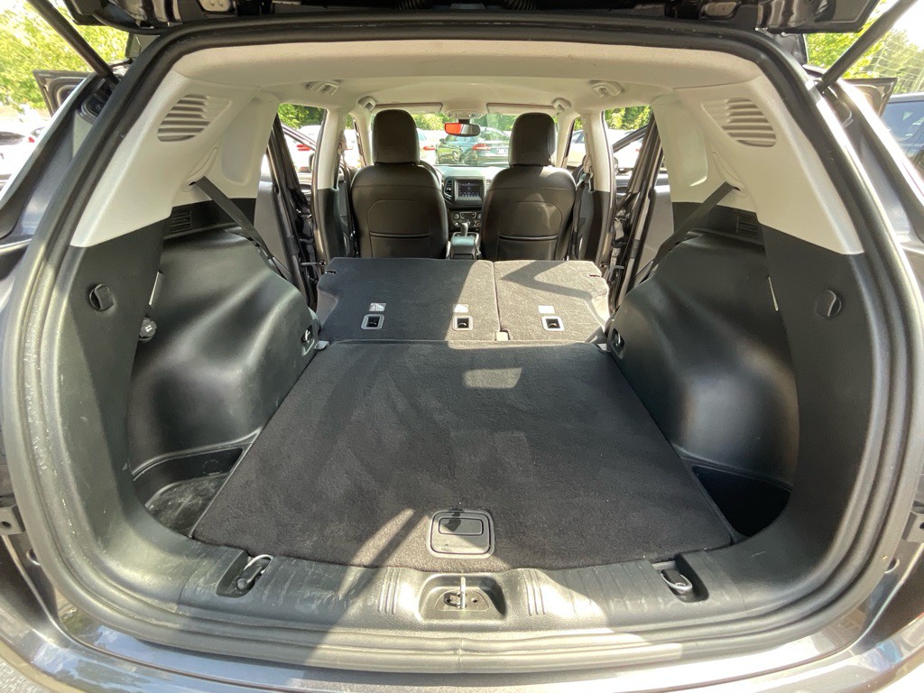 2018 Jeep Compass Image 38