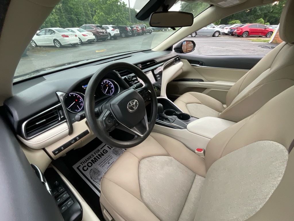 2019 Toyota Camry Image 15
