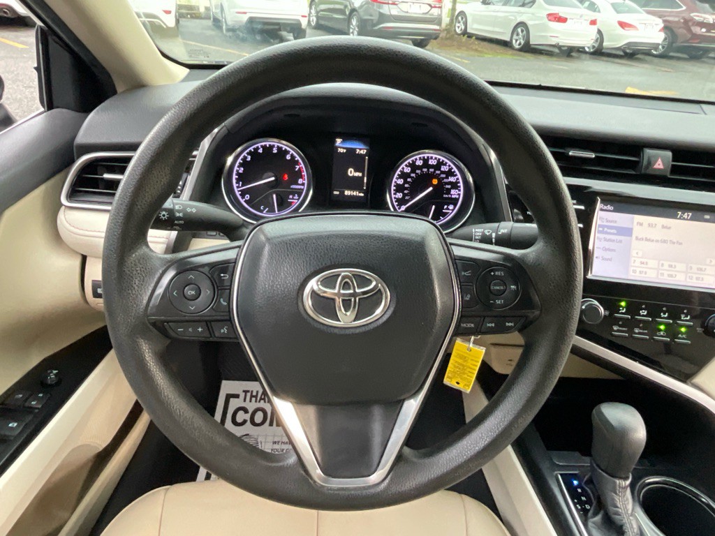 2019 Toyota Camry Image 23