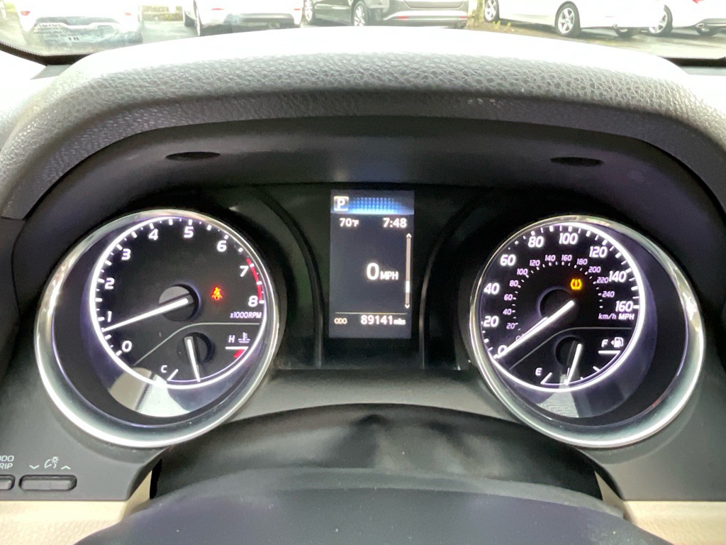 2019 Toyota Camry Image 25