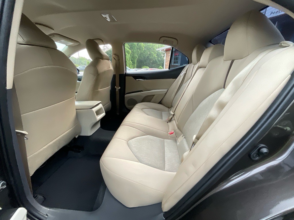 2019 Toyota Camry Image 27