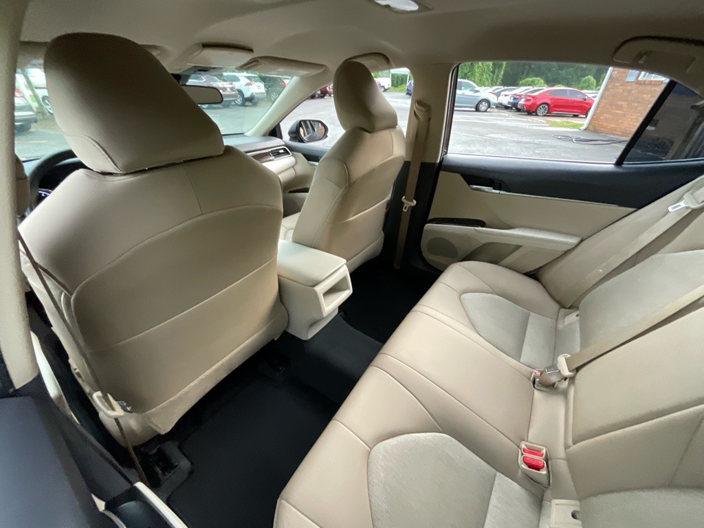 2019 Toyota Camry Image 28