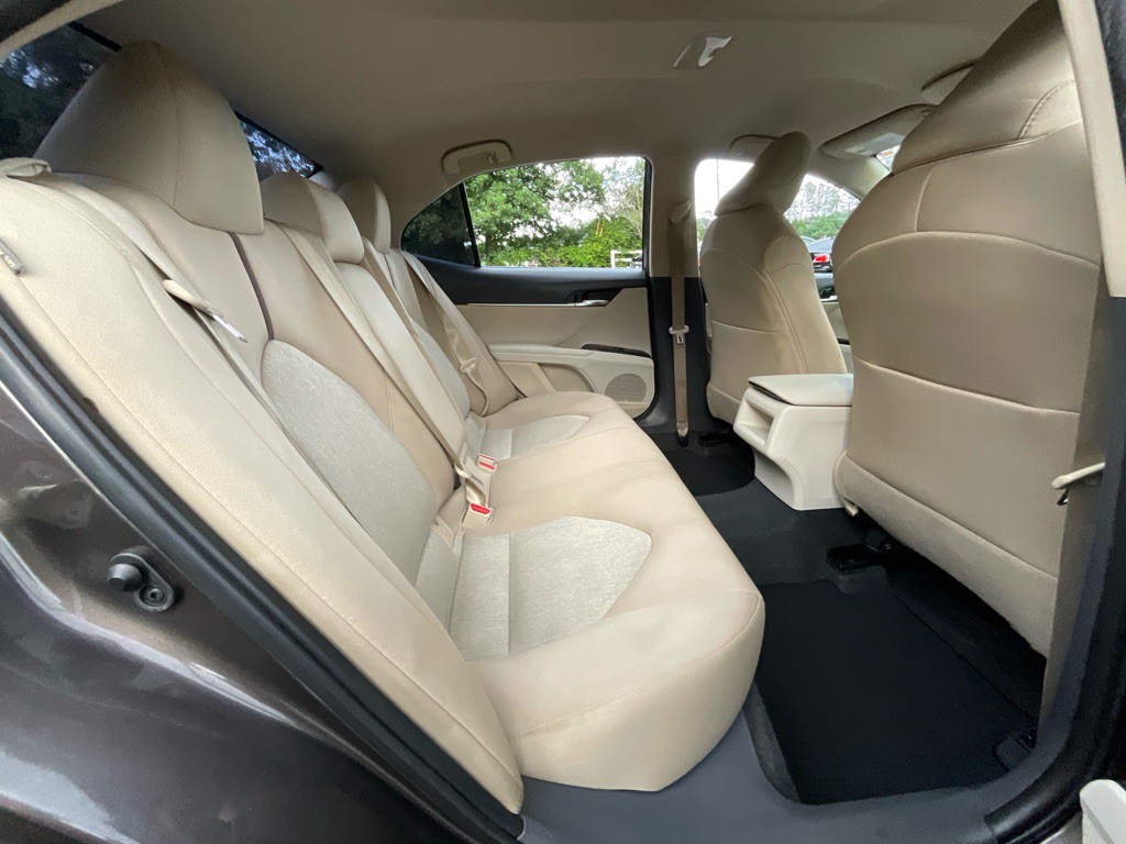 2019 Toyota Camry Image 30