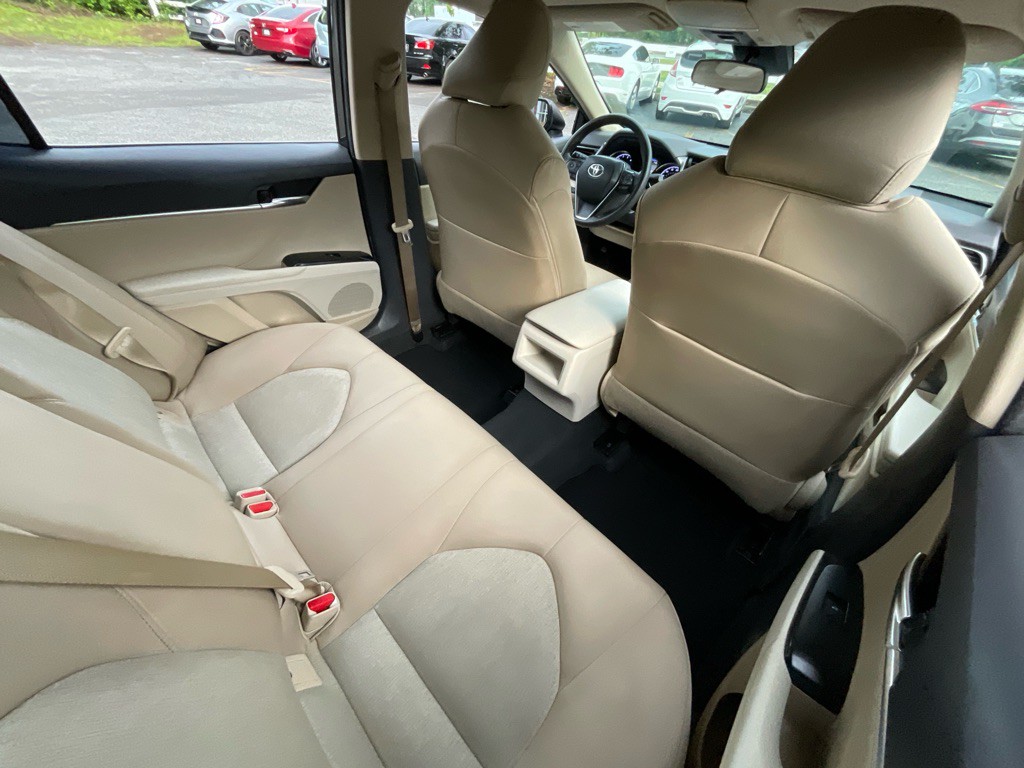 2019 Toyota Camry Image 31