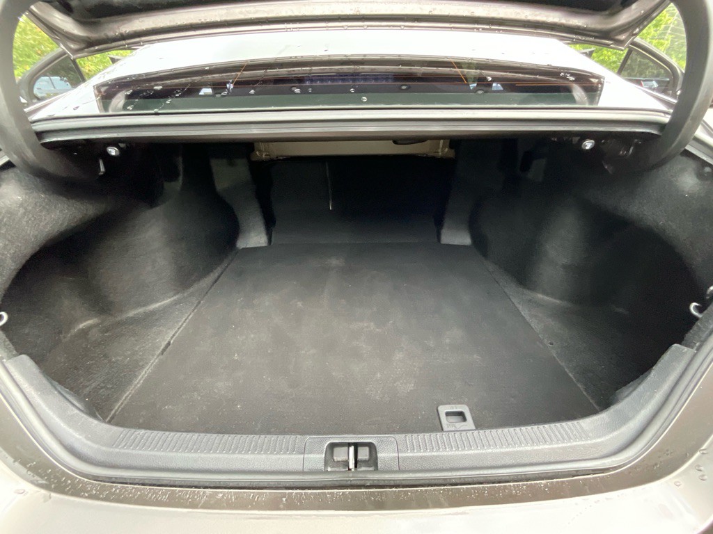 2019 Toyota Camry Image 36